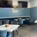 Niebieski Centrum W Budynku Z Restauracja, Basen Zewnetrzny, Parking W Cenie Sarbinowo