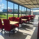 Niebieski Centrum W Budynku Z Restauracja, Basen Zewnetrzny, Parking W Cenie *