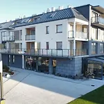 Appartamento Niebieski Centrum W Budynku Z Restauracja, Basen Zewnetrzny, Parking W Cenie Sarbinowo