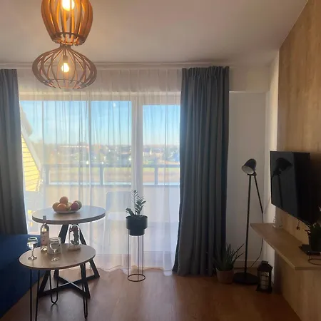 Niebieski Centrum W Budynku Z Restauracja *