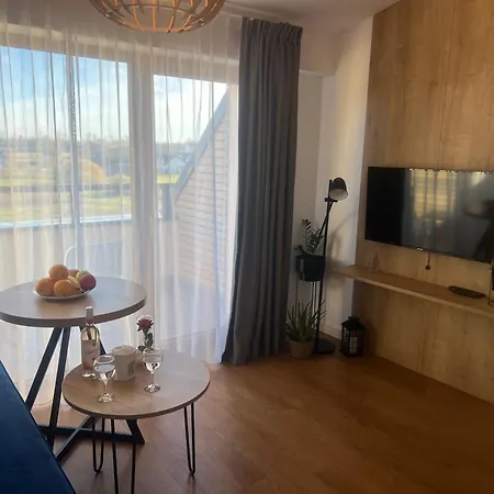 Niebieski Centrum W Budynku Z Restauracja Apartment Sarbinowo
