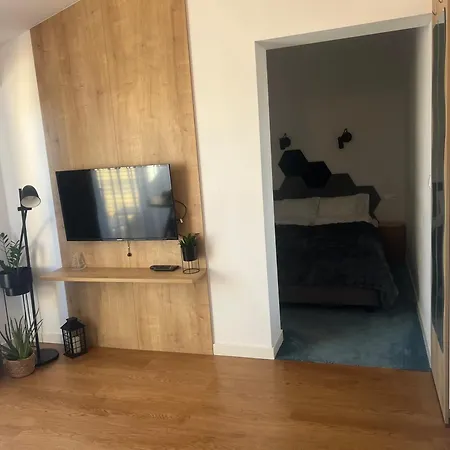 Niebieski Centrum W Budynku Z Restauracja Apartment Sarbinowo