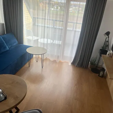 Apartment Niebieski Centrum W Budynku Z Restauracja Sarbinowo