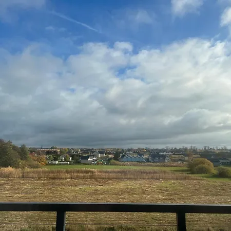 Apartment Niebieski Centrum W Budynku Z Restauracja Sarbinowo