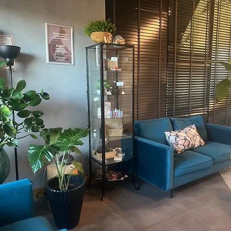 Niebieski Centrum W Budynku Z Restauracja Apartment Sarbinowo