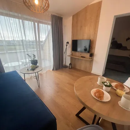 Niebieski Centrum W Budynku Z Restauracja, Basen Zewnetrzny, Parking W Cenie Lägenhet Sarbinowo