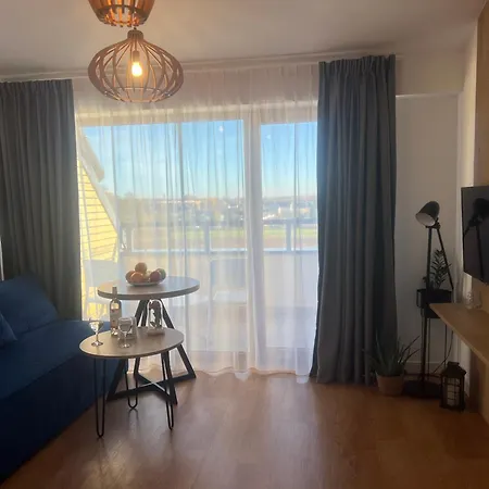 Apartment Niebieski Centrum W Budynku Z Restauracja Sarbinowo