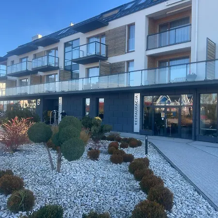 Niebieski Centrum W Budynku Z Restauracja 公寓 *