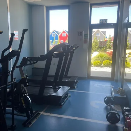 Niebieski Centrum W Budynku Z Restauracja 公寓 萨比诺瓦