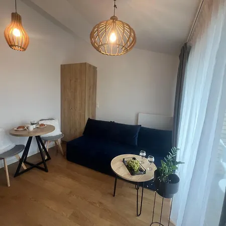 Niebieski Centrum W Budynku Z Restauracja Apartment *