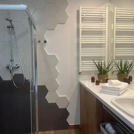 Niebieski Centrum W Budynku Z Restauracja Sarbinowo