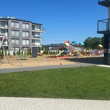 Niebieski Centrum W Budynku Z Restauracja 公寓