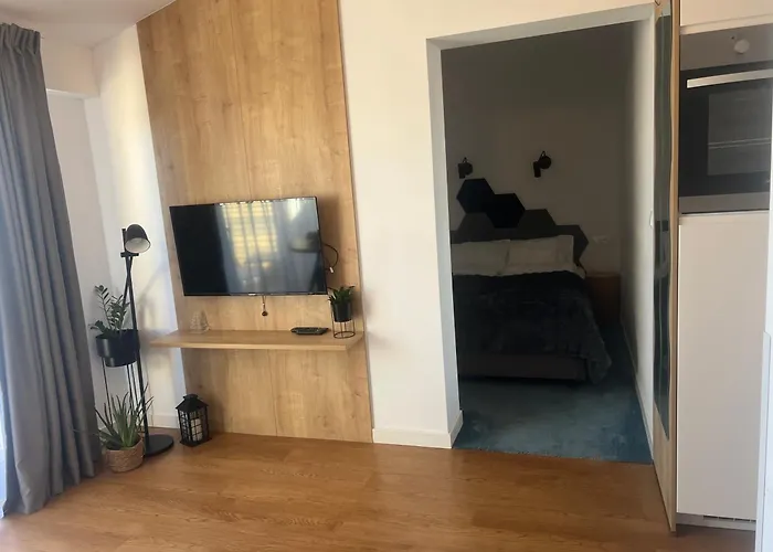 Niebieski Centrum W Budynku Z Restauracja Apartment Sarbinowo