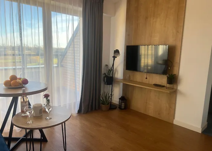 Niebieski Centrum W Budynku Z Restauracja * Sarbinowo