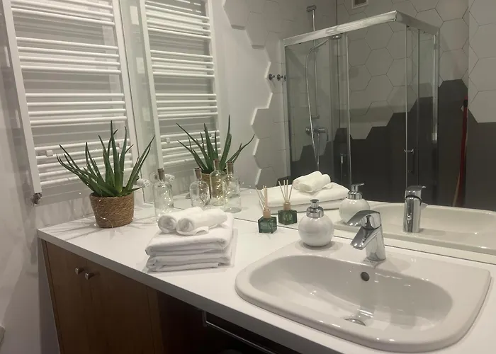 Niebieski Centrum W Budynku Z Restauracja Sarbinowo