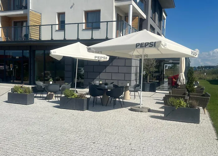 Niebieski Centrum W Budynku Z Restauracja Apartment Sarbinowo