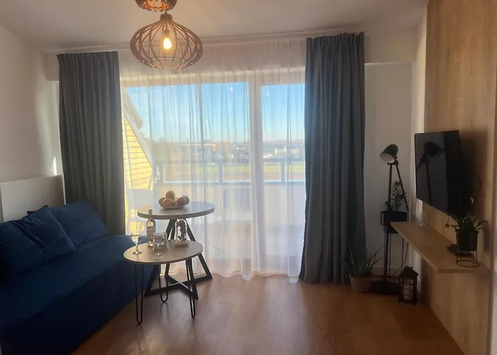 Apartment Niebieski Centrum W Budynku Z Restauracja Sarbinowo
