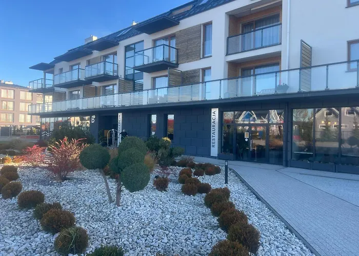 Niebieski Centrum W Budynku Z Restauracja Apartment *