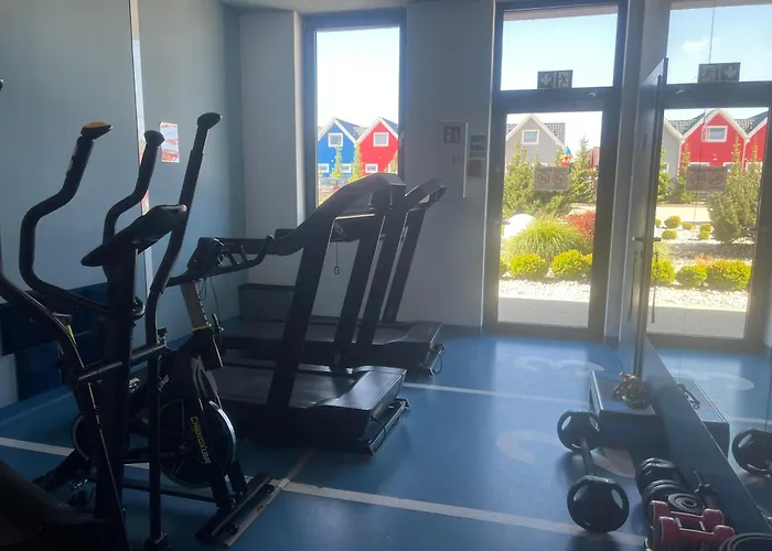 Niebieski Centrum W Budynku Z Restauracja Apartment Sarbinowo