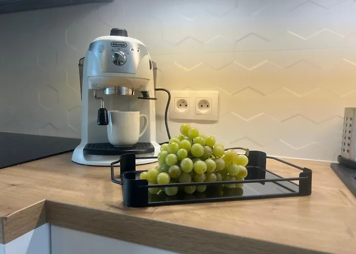 Niebieski Centrum W Budynku Z Restauracja