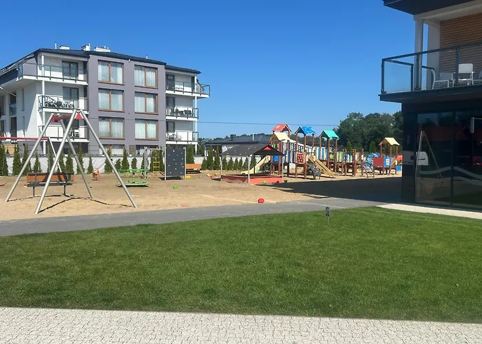 Niebieski Centrum W Budynku Z Restauracja Apartment