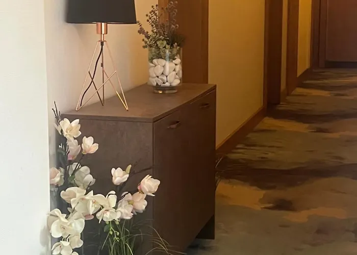 Niebieski Centrum W Budynku Z Restauracja *